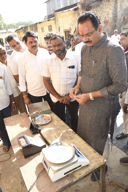 गुजरात में एमएसपी पर खरीफ फसलों की खरीद शुरू, कृषि मंत्री ने किया शुभारंभ