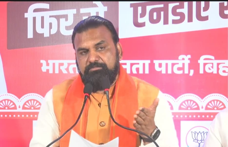 लालटेन न दुकान में है और न किसी के घर में सम्राट चौधरी लालटेन न दुकान में है और न किसी के घर में सम्राट चौधरी