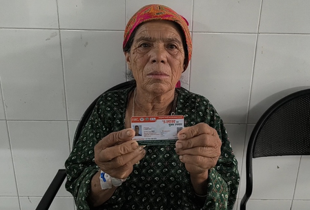 आयुष्मान भारत प्रधानमंत्री जन आरोग्य योजना गरीबों के लिए वरदान, चमोली के लोगों को मिल रहा बड़ा लाभ आयुष्मान भारत प्रधानमंत्री जन आरोग्य योजना गरीबों के लिए वरदान, चमोली के लोगों को मिल रहा बड़ा लाभ