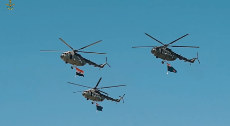 ब्रह्मपुत्र के ऊपर भव्य फ्लाई पास्ट, आसमान में गरजे वायुसेना के लड़ाकू विमान