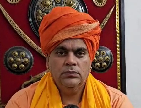 संघ में सभी धर्मों के लोग शामिल हो सकते हैं चक्रपाणि महाराज संघ में सभी धर्मों के लोग शामिल हो सकते हैं चक्रपाणि महाराज