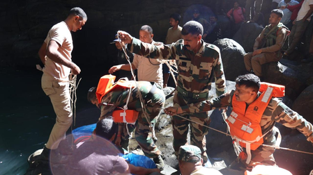 एनआईटी सिलचर के लापता छात्रों का कोई सुराग नहीं, असम राइफल्स के जवान तलाशी अभियान में जुटे