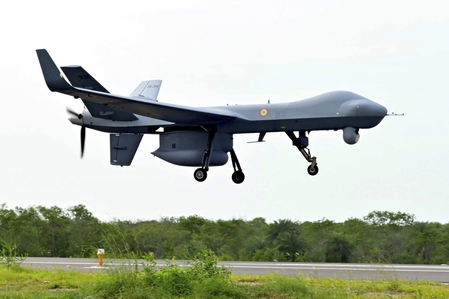 राजस्थान, गुजरात और अरब सागर में संयुक्त अभियान, साथ आए युद्धपोत, ड्रोन व हजारों जवान