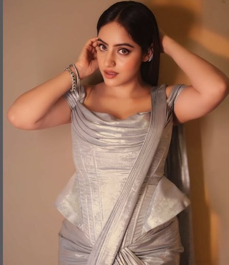 दीपिका सिंह ने दिखाई मंगल लक्ष्मी के सेट की पर्दे के पीछे की झलक, फैंस को कहा शुक्रिया