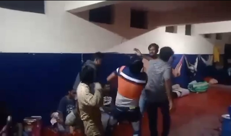 बिरयानी फॉर आतंकवादी, कर्नाटक की जेल में वीवीआईपी ट्रीटमेंट पर भाजपा ने कड़ा ऐतराज जताया बिरयानी फॉर आतंकवादी, कर्नाटक की जेल में वीवीआईपी ट्रीटमेंट पर भाजपा ने कड़ा ऐतराज जताया