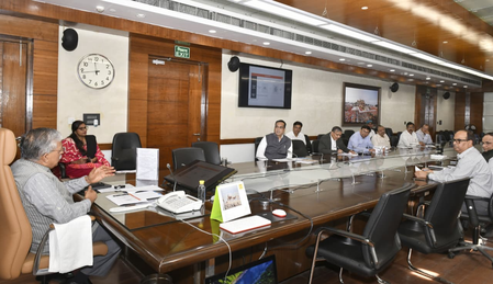 उत्तर प्रदेश मुख्य सचिव ने 5 परियोजनाओं को दी मंजूरी, बुनियादी ढांचे को मिलेगी मजबूती