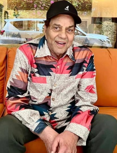 धर्मेंद्र के अस्पताल में भर्ती होने के बाद हेमा मालिनी की अपील, उनके लिए प्रार्थना करें