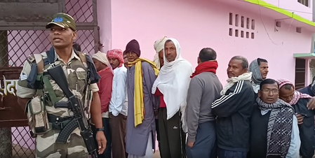 बिहार चुनाव के दूसरे और अंतिम चरण के लिए मतदान जारी, मतदाताओं में दिख रहा खास उत्साह