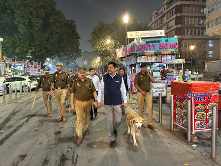 दिल्ली ब्लास्ट के बाद नोएडा अलर्ट मोड में, बॉर्डर सील-जांच तेज, रातभर पेट्रोलिंग