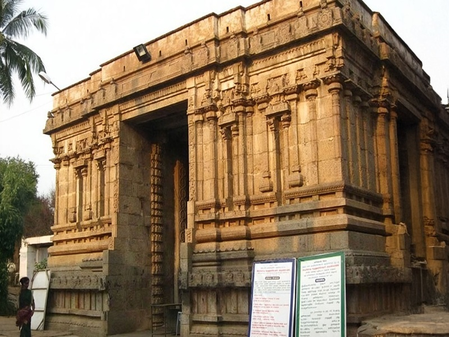 धेनुपुरीश्वरर मंदिर शिव की पूजा करने से कपिल मुनि हुए थे शाप मुक्त, आज भी शिवलिंग में मौजूद हैं पौराणिक निशान