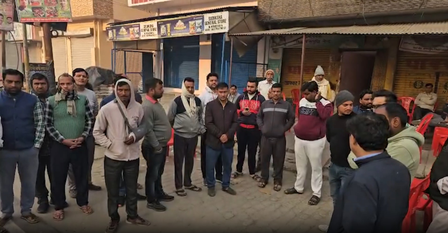 दिल्ली ब्लास्ट में मारे गए लोगों के परिजनों ने किया प्रदर्शन, मांगा मुआवजा