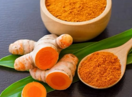 शरीर को डिटॉक्स कर स्वस्थ बनाने में बेहद मददगार है कच्ची हल्दी