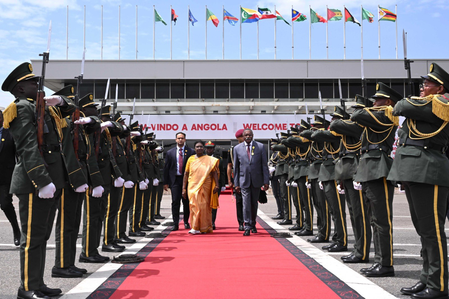 अंगोला की यात्रा संपन्न कर बोत्सवाना के लिए रवाना हुईं राष्ट्रपति द्रौपदी मुर्मू