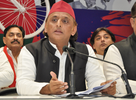 बिहार में भाजपा चुनाव हार रही अखिलेश यादव