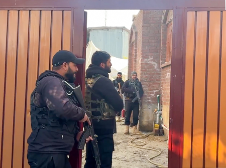 सोपोर में पुलिस का बड़ा अभियान विस्फोटक-रसायन बेचने वाली सभी दुकानों की जांच