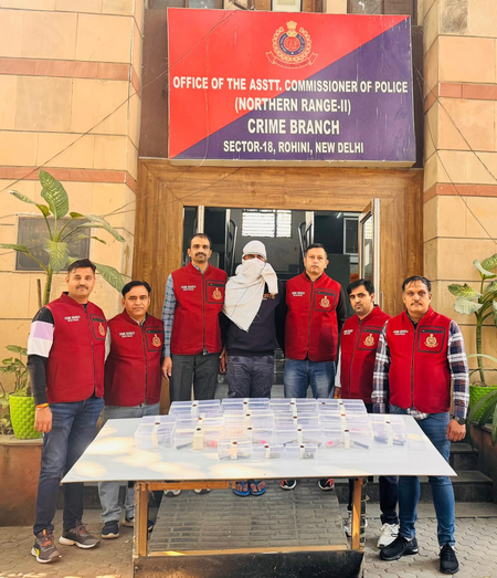 दिल्ली अपराध शाखा ने कुख्यात हथियार तस्कर को किया गिरफ्तार, 14 पिस्तौलें और 56 कारतूस बरामद