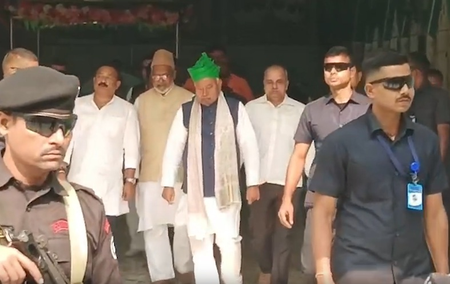 बिहार  भगवान की शरण में सीएम नीतीश कुमार, हाईकोर्ट मजार पर भी पहुंचे