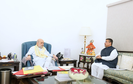 दिल्ली में अमित शाह से मिले सुवेंदु अधिकारी, कोलकाता में भाजपा विधायकों के साथ सुकांत मजूमदार ने की बैठक