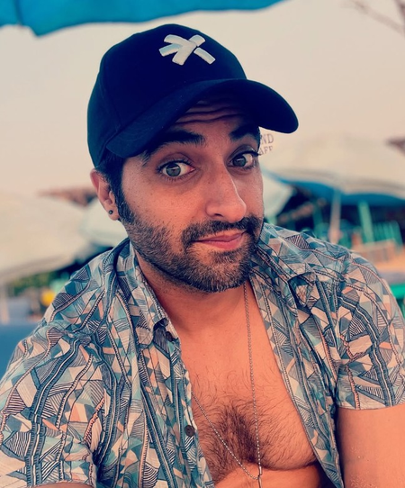 रेजिडेंट गहरी, गंभीर और सोचने पर मजबूर करने वाली फिल्म  अक्षय ओबेरॉय