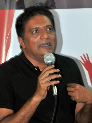 Prakash Raj appears before Telangana SIT in betting apps case