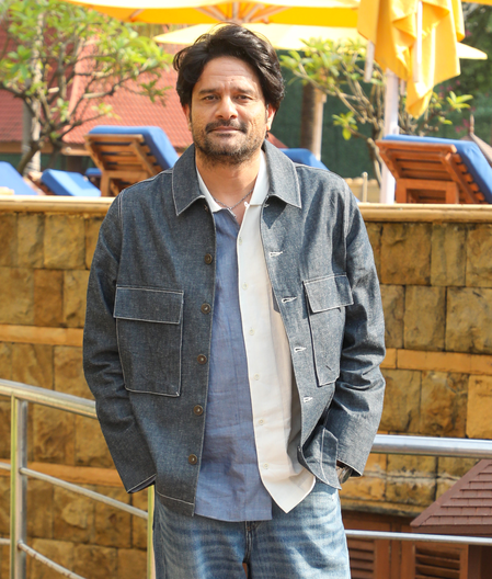 KBC: Jaideep Ahlawat narrates how childbirth in his village had a Big B connection KBC: Jaideep Ahlawat narrates how childbirth in his village had a Big B connection