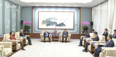 चीन-अमेरिका आर्थिक और व्यापारिक संबंधों के स्थिर विकास को बढ़ावा दें  ह लिफंग