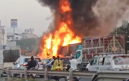 पुणे सड़क दुर्घटना सीएम फडणवीस ने मृतकों के परिजनों को 5 लाख देने का ऐलान किया