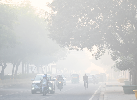 दिल्ली-एनसीआर  90 प्रतिशत इलाकों में एक्यूआई 400 के पार, नोएडा-गाजियाबाद भी गैस चेंबर में तब्दील