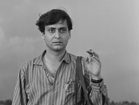 सत्यजीत रे की 15 फिल्मों में काम करने वाले इकलौते अभिनेता सौमित्र चट्टोपाध्याय, अभिनय के अलावा लिखी कई कविताएं और नाटक सत्यजीत रे की 15 फिल्मों में काम करने वाले इकलौते अभिनेता सौमित्र चट्टोपाध्याय, अभिनय के अलावा लिखी कई कविताएं और नाटक