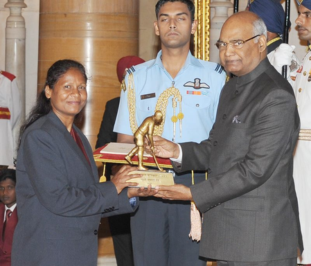 सुमराय टेटे 2017 में ध्यानचंद पुरस्कार से सम्मानित, निभा रही झारखंड हॉकी ब्रांड एंबेसडर की भूमिका