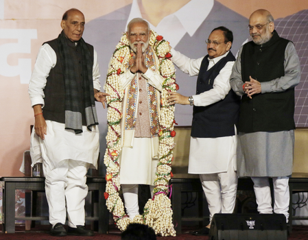 कांग्रेस के नामदार खुद और दूसरों को भी डुबोने की प्रैक्टिस कर रहे हैं  पीएम मोदी