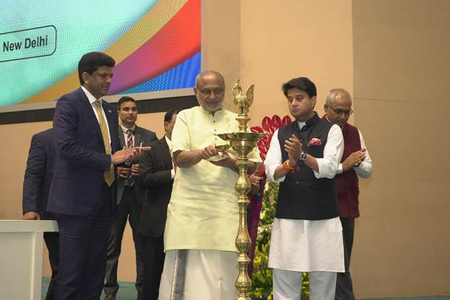 हम टेलीग्राफ से डिजिटल युग तक भारत की यात्रा का जश्न मना रहे हैं सीपी राधाकृष्णन