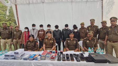 ऑनलाइन बेटिंग ऐप के नाम पर करोड़ों की ठगी, महिला समेत आठ आरोपी गिरफ्तार