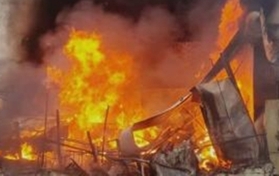 श्रीनगर पुलिस स्टेशन में भीषण आकस्मिक विस्फोट; 4 की मौत, कई घायल श्रीनगर पुलिस स्टेशन में भीषण आकस्मिक विस्फोट; 4 की मौत, कई घायल