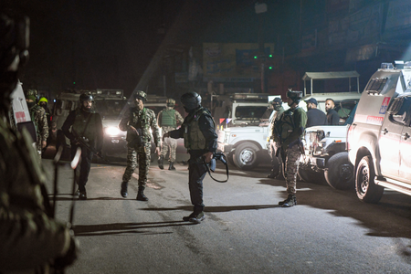 जम्मू-कश्मीर के डीजीपी ने नौगाम पुलिस स्टेशन में हुए विस्फोट पर खेद जताया, आतंकी संबंध की अटकलों को किया खारिज जम्मू-कश्मीर के डीजीपी ने नौगाम पुलिस स्टेशन में हुए विस्फोट पर खेद जताया, आतंकी संबंध की अटकलों को किया खारिज