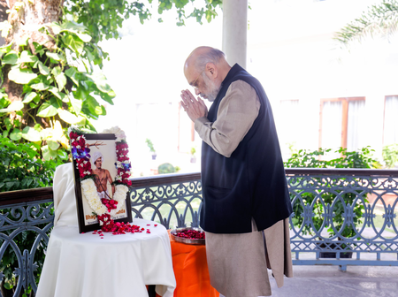 बिरसा मुंडा की 150वीं जयंती अमित शाह, राजनाथ सिंह और जेपी नड्डा ने किया नमन बिरसा मुंडा की 150वीं जयंती अमित शाह, राजनाथ सिंह और जेपी नड्डा ने किया नमन