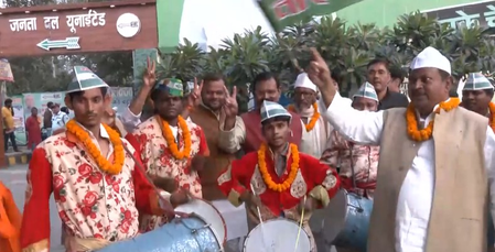 बिहार में जीत से खुश जदयू नेताओं ने कहा, मोदी-नीतीश की जोड़ी पर मिला ऐतिहासिक जनादेश बिहार में जीत से खुश जदयू नेताओं ने कहा, मोदी-नीतीश की जोड़ी पर मिला ऐतिहासिक जनादेश