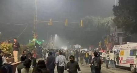 वांग यी ने दिल्ली में बम विस्फोट पर एस जयशंकर को संवेदना संदेश भेजा वांग यी ने दिल्ली में बम विस्फोट पर एस जयशंकर को संवेदना संदेश भेजा