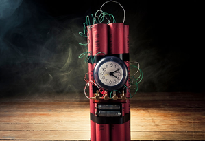 मुंबई के नेवल डॉक पर आतंकवादी हमले की धमकी, सुरक्षा एजेंसियां अलर्ट मुंबई के नेवल डॉक पर आतंकवादी हमले की धमकी, सुरक्षा एजेंसियां अलर्ट