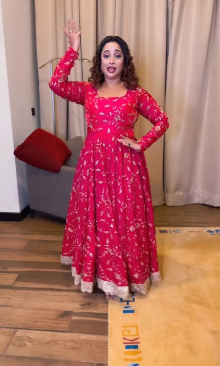 खंड लगदी पर रानी चटर्जी ने लगाए ठुमके तो एक फैन ने खुलेआम बता दी दिली ख्वाहिश खंड लगदी पर रानी चटर्जी ने लगाए ठुमके तो एक फैन ने खुलेआम बता दी दिली ख्वाहिश