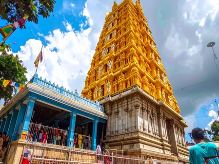 चामुंडेश्वरी मंदिर महिषासुर का वध कर पहाड़ियों पर विराजी थीं मां चामुंडेश्वरी मंदिर महिषासुर का वध कर पहाड़ियों पर विराजी थीं मां