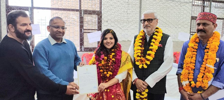 जम्मू कश्मीर नगरोटा से नवनिर्वाचित विधायक देवयानी राणा ने जताया जनता का आभार जम्मू कश्मीर नगरोटा से नवनिर्वाचित विधायक देवयानी राणा ने जताया जनता का आभार