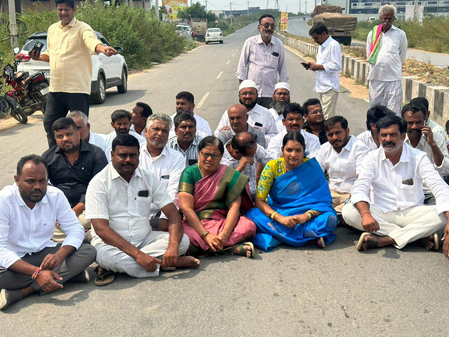 YSRCP leaders stopped from visiting Hindupur amid tension