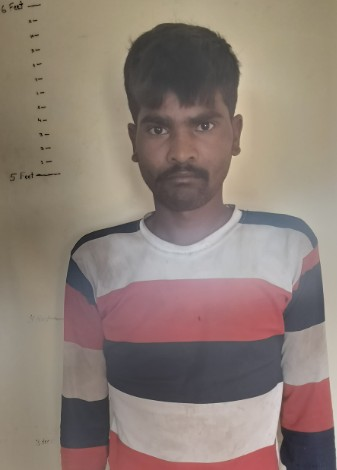 राजस्थान बीएसएफ ने भारत-पाक सीमा के पास घूम रहे संदिग्ध को हिरासत में लिया, हाई अलर्ट जारी राजस्थान बीएसएफ ने भारत-पाक सीमा के पास घूम रहे संदिग्ध को हिरासत में लिया, हाई अलर्ट जारी