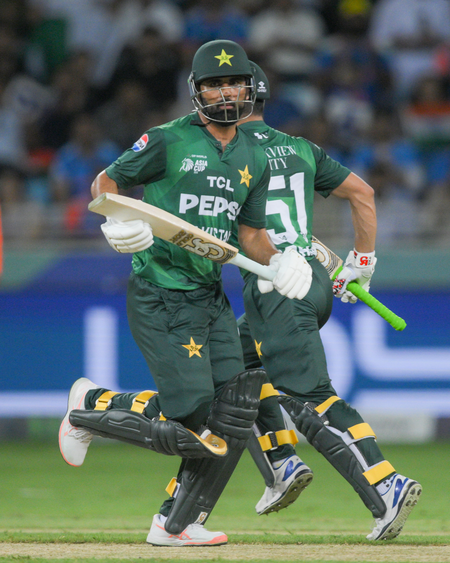 पाकिस्तान ने श्रीलंका के खिलाफ घरेलू वनडे सीरीज 3-0 से जीती