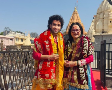 Jaya Prada celebrates Bihar victory, seeks blessings with son at Ujjain’s Mahakal temple Jaya Prada celebrates Bihar victory, seeks blessings with son at Ujjain’s Mahakal temple