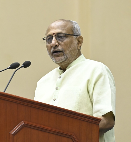 सऊदी अरब बस दुर्घटना में भारतीयों की मौत पर उपराष्ट्रपति सीपी राधाकृष्णन ने जताया शोक सऊदी अरब बस दुर्घटना में भारतीयों की मौत पर उपराष्ट्रपति सीपी राधाकृष्णन ने जताया शोक