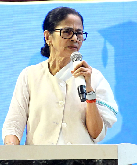 मुख्यमंत्री बनर्जी ने लिखा पीएम मोदी को पत्र, दार्जिलिंग में वार्ताकार के कामकाज का विरोध मुख्यमंत्री बनर्जी ने लिखा पीएम मोदी को पत्र, दार्जिलिंग में वार्ताकार के कामकाज का विरोध