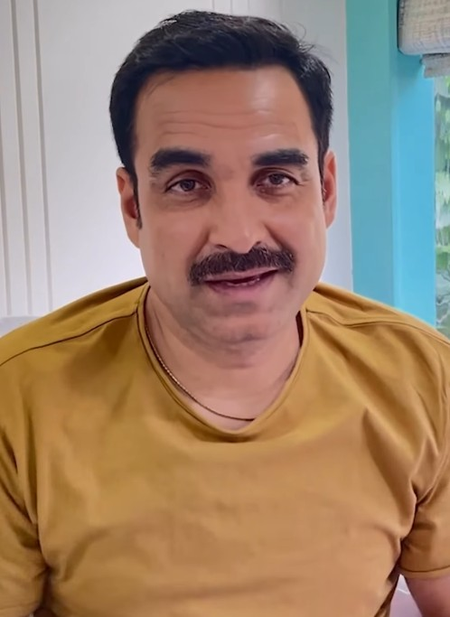 बेटी के स्टेज डेब्यू को देख इमोशनल हुए पंकज त्रिपाठी, कहा- करियर के शुरुआती दिनों की याद आ गई बेटी के स्टेज डेब्यू को देख इमोशनल हुए पंकज त्रिपाठी, कहा- करियर के शुरुआती दिनों की याद आ गई