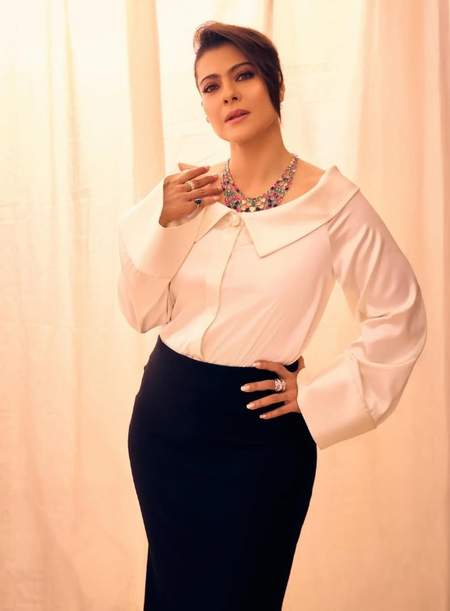 खुद से प्यार करो और अपनी सुरक्षा का ध्यान भी रखो, काजोल ने फैंस को दिया अहम संदेश खुद से प्यार करो और अपनी सुरक्षा का ध्यान भी रखो, काजोल ने फैंस को दिया अहम संदेश